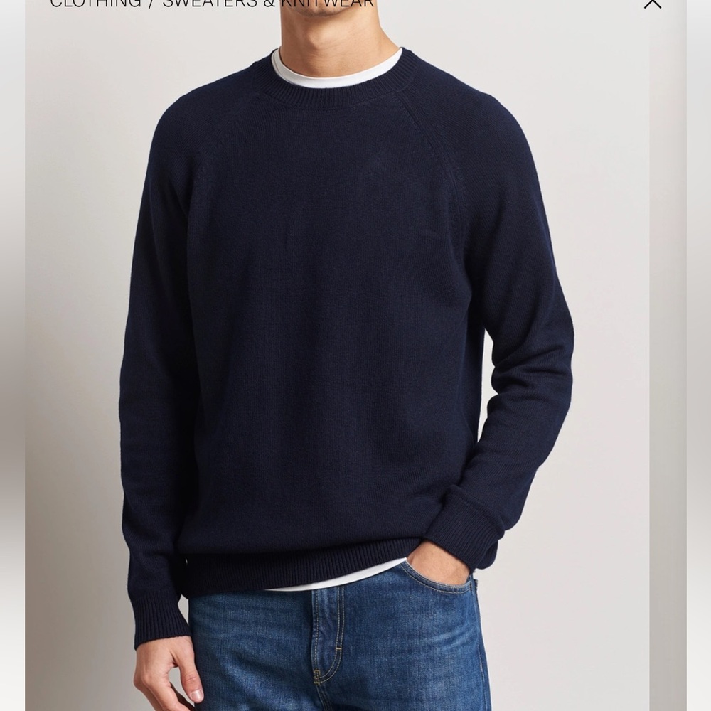 A.P.C. 100% Wool Men's Navy Sweater size Medium.